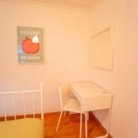Bedrooms In Bairro Alto Quarto em Acomodações Particulares Lisboa