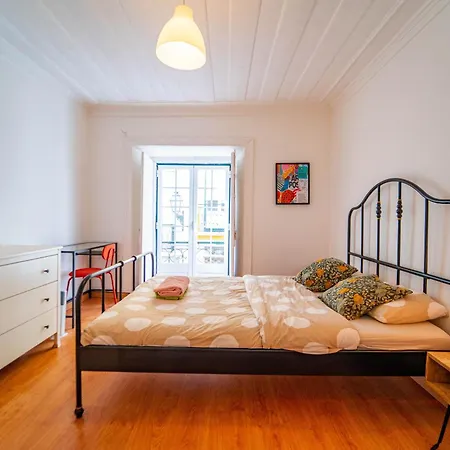 Bedrooms In Bairro Alto Quarto em Acomodações Particulares
