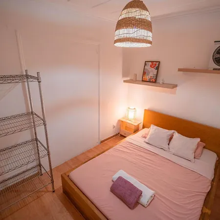 Quarto em Acomodações Particulares Bedrooms In Bairro Alto Lisboa