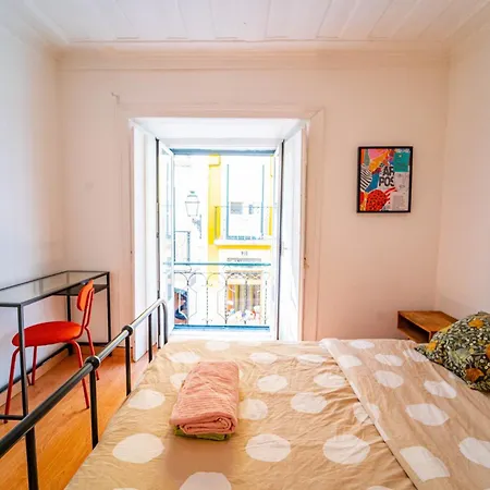 Bedrooms In Bairro Alto Quarto em Acomodações Particulares *