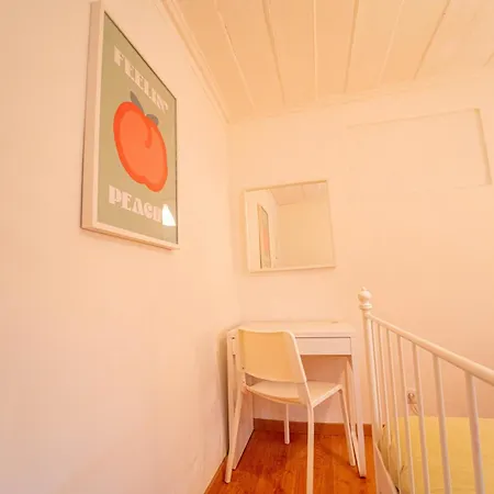 Quarto em Acomodações Particulares Bedrooms In Bairro Alto Lisboa