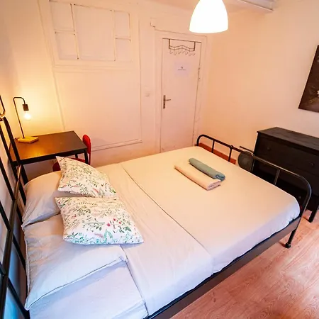 Bedrooms In Bairro Alto Quarto em Acomodações Particulares