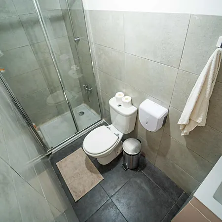 Проживание в семье Bedrooms In Bairro Alto Лиссабон