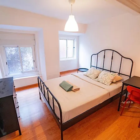 Bedrooms In Bairro Alto ליסבון