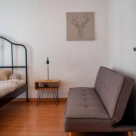 בית אירוח Bedrooms In Bairro Alto *